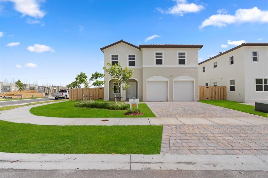 13357 SW 274th St, Unincorporated Dade County, FL 33032