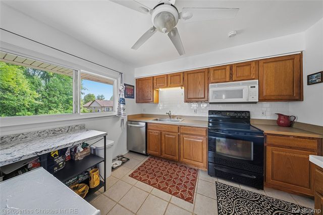 2771 Winter Drive, Troy, MI 48083