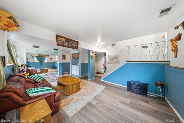 2771 Winter Drive, Troy, MI 48083