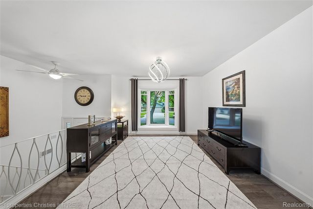2771 Winter Drive, Troy, MI 48083