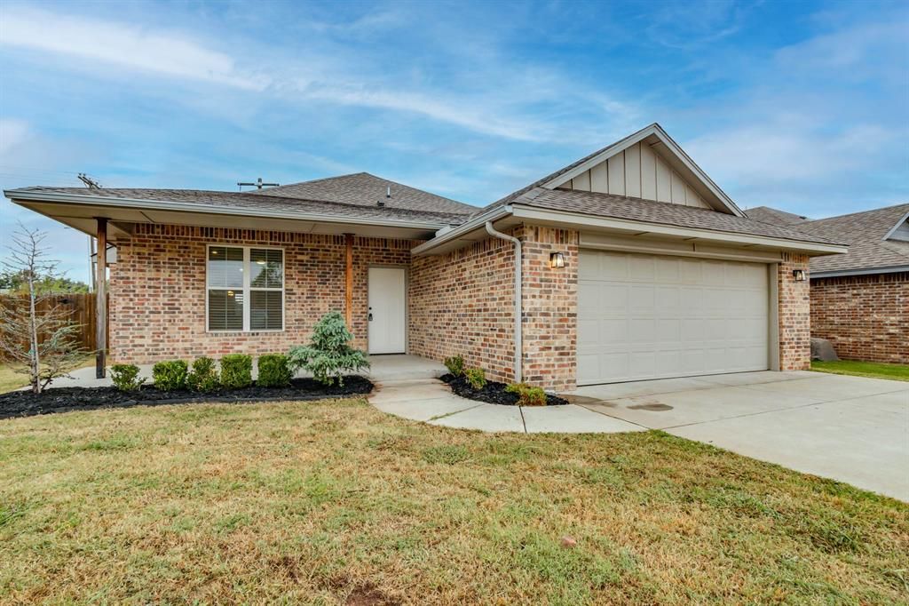 101 N Shannon Way, Mustang, OK 73064