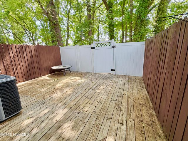 2191 Fox Run Drive, Kinston, NC 28504