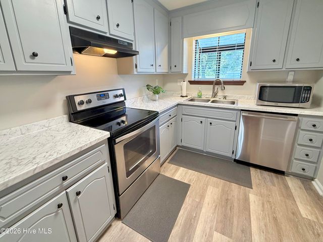 2191 Fox Run Drive, Kinston, NC 28504
