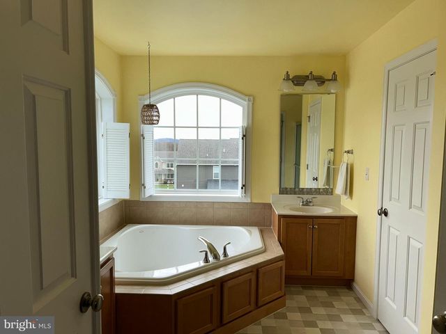 322 WOODBRIDGE DR, Etters, PA 17319