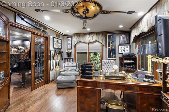 7310 Sandy Creek Lane, Bloomfield Hills, MI 48301