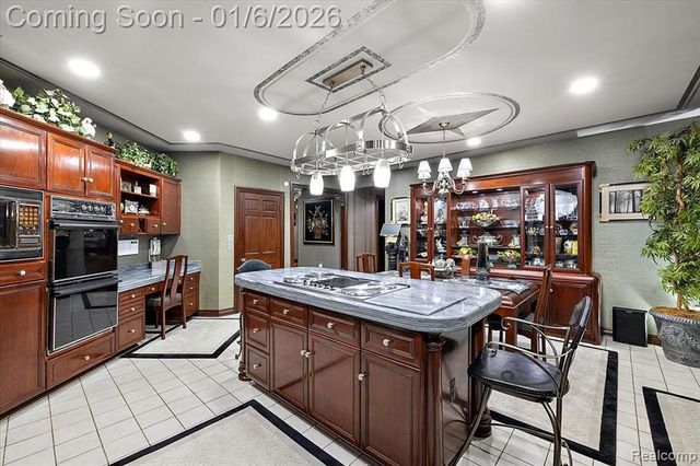 7310 Sandy Creek Lane, Bloomfield Hills, MI 48301