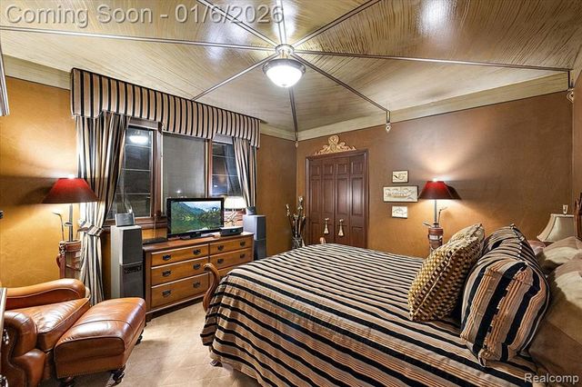 7310 Sandy Creek Lane, Bloomfield Hills, MI 48301