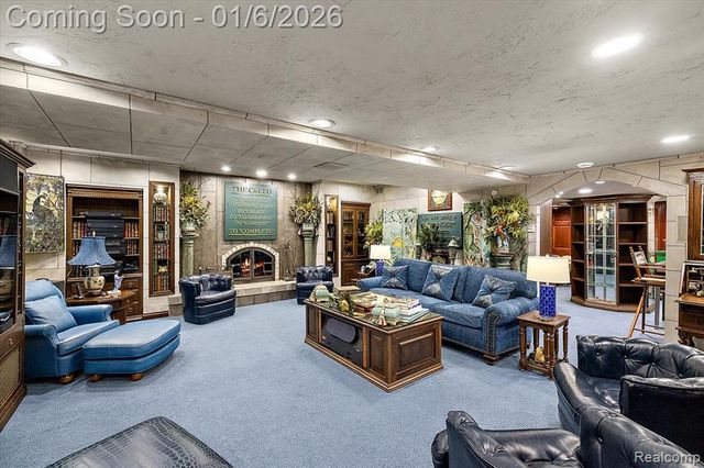 7310 Sandy Creek Lane, Bloomfield Hills, MI 48301