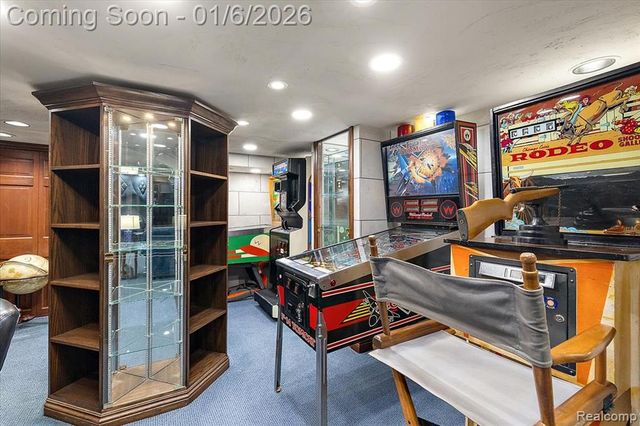 7310 Sandy Creek Lane, Bloomfield Hills, MI 48301