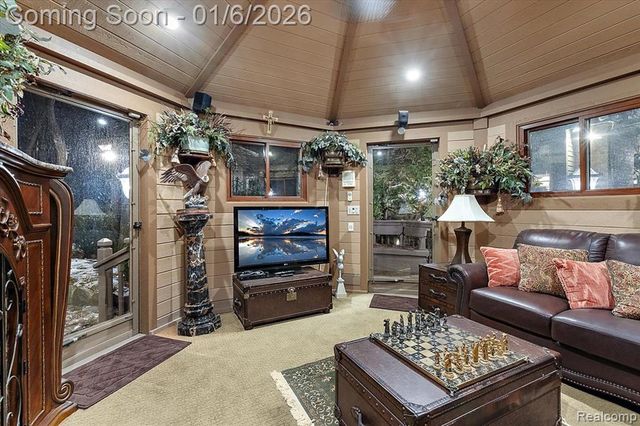 7310 Sandy Creek Lane, Bloomfield Hills, MI 48301