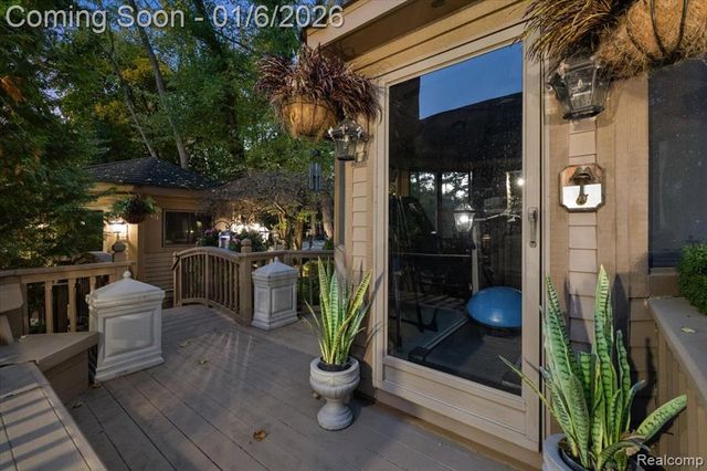 7310 Sandy Creek Lane, Bloomfield Hills, MI 48301