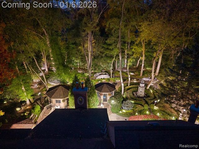 7310 Sandy Creek Lane, Bloomfield Hills, MI 48301