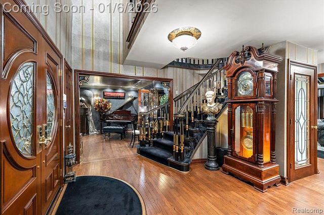 7310 Sandy Creek Lane, Bloomfield Hills, MI 48301