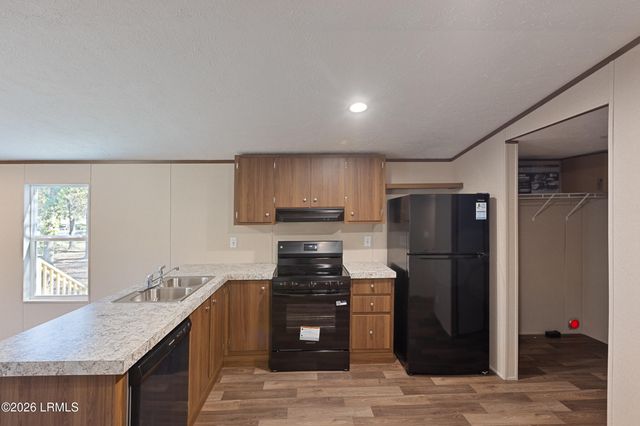 20 Crystal Street, Seabrook, SC 29940