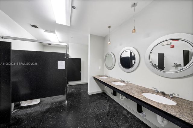 2585 NW 21st Ter, Miami, FL 33142