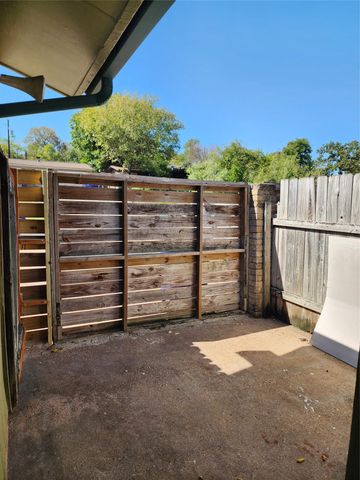 2806 Lovell DR B, Austin, TX 78723