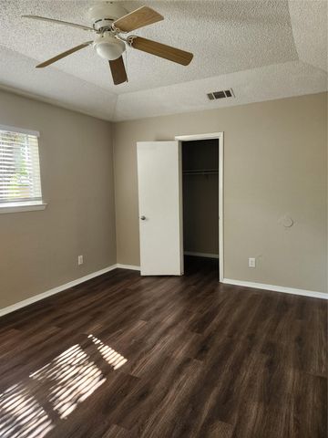 2806 Lovell DR B, Austin, TX 78723