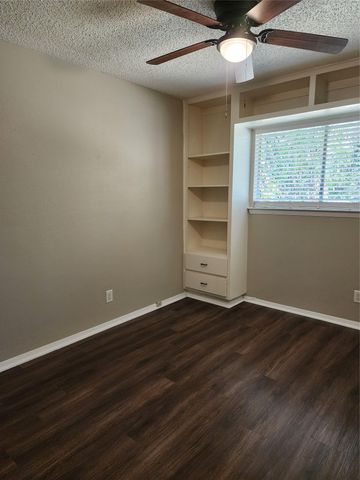 2806 Lovell DR B, Austin, TX 78723