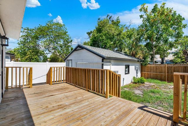 1621 7TH AVENUE N, St Petersburg, FL 33713