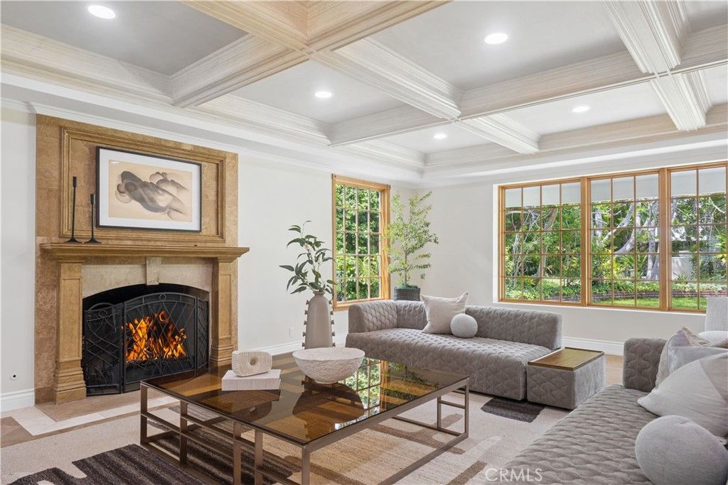Image 13 of property listing at 341 N June, Los Angeles, CA 90004