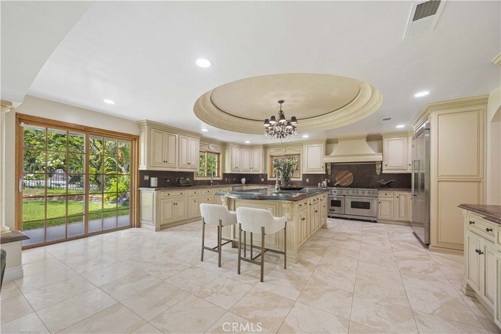 Image 18 of property listing at 341 N June, Los Angeles, CA 90004