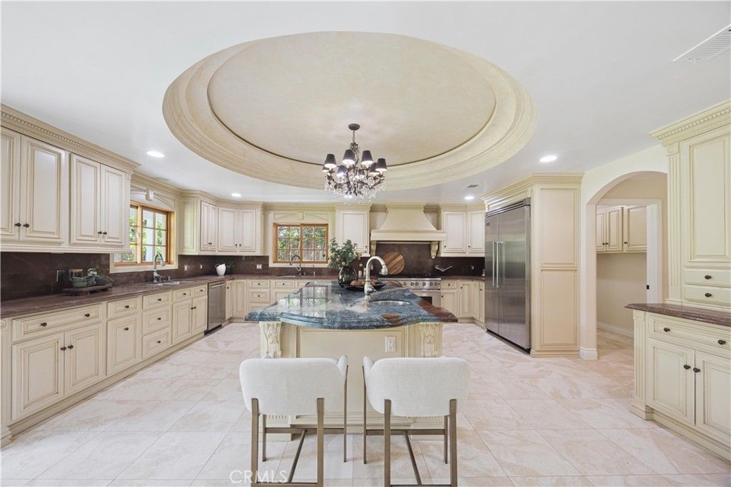 Image 19 of property listing at 341 N June, Los Angeles, CA 90004