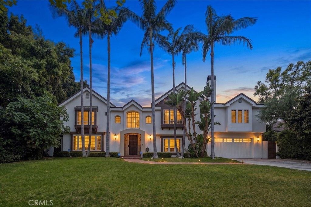Image 2 of property listing at 341 N June, Los Angeles, CA 90004