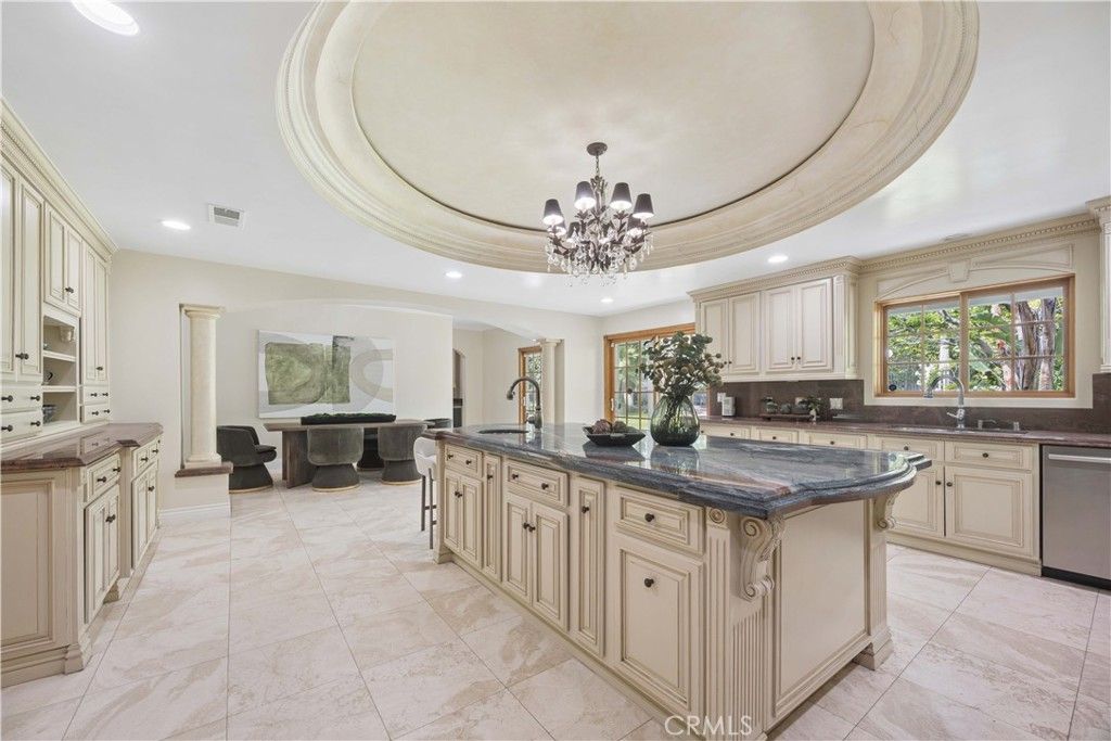 Image 21 of property listing at 341 N June, Los Angeles, CA 90004