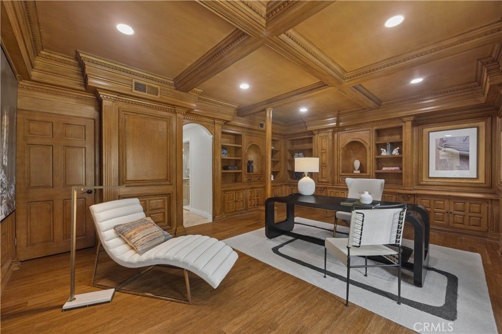 Image 26 of property listing at 341 N June, Los Angeles, CA 90004