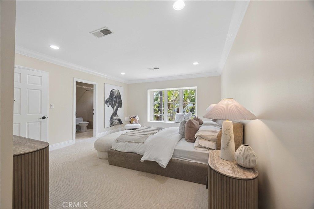 Image 28 of property listing at 341 N June, Los Angeles, CA 90004