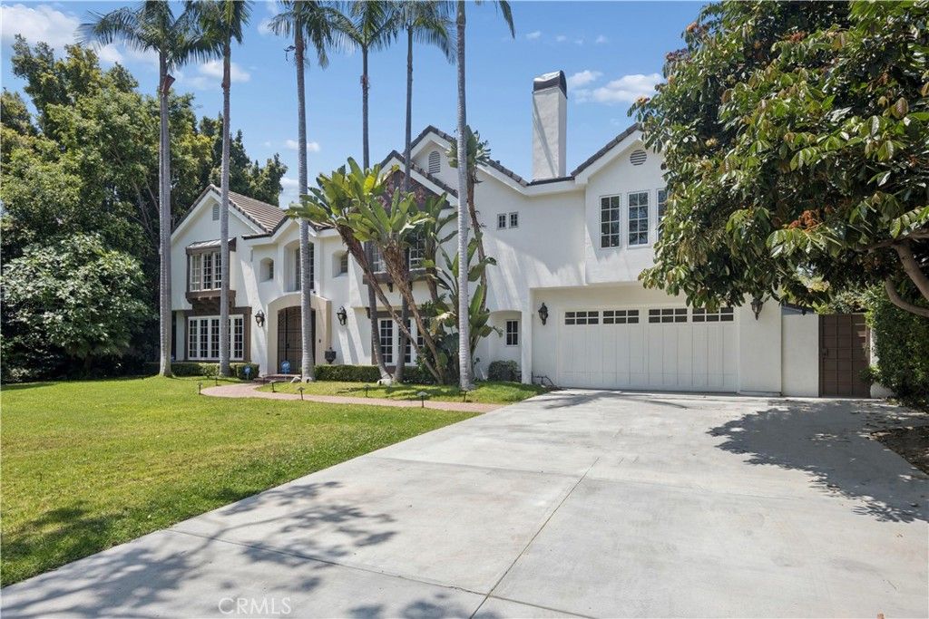 Image 3 of property listing at 341 N June, Los Angeles, CA 90004