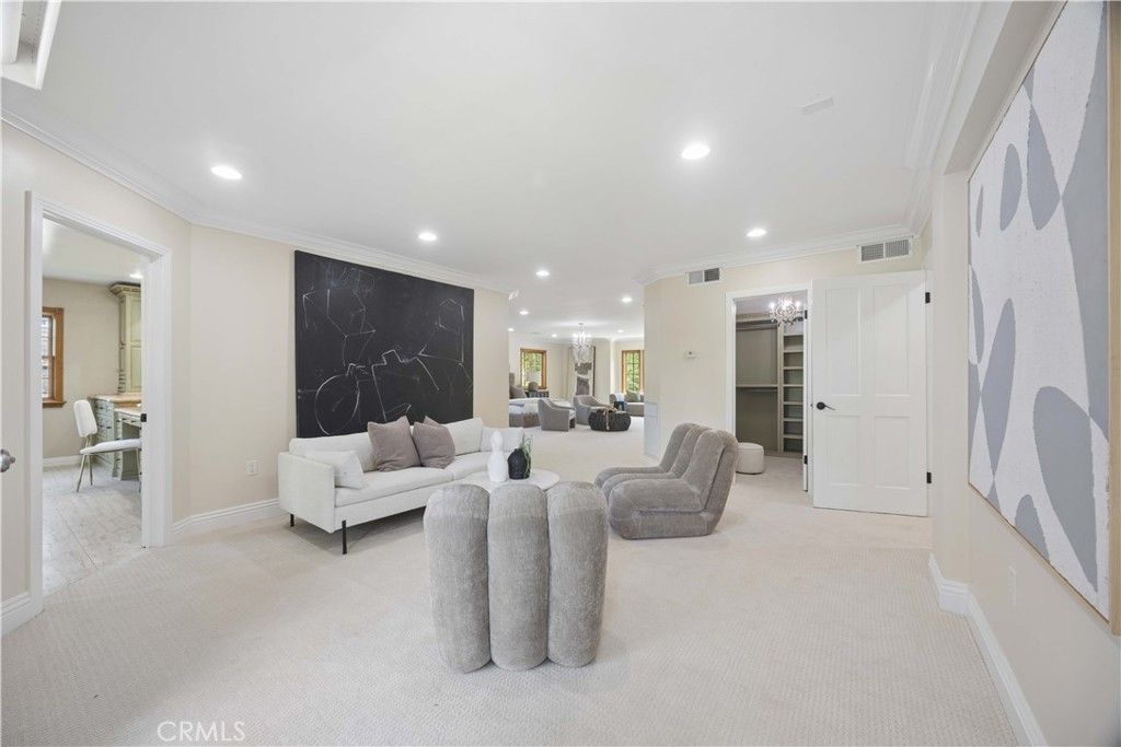 Image 30 of property listing at 341 N June, Los Angeles, CA 90004