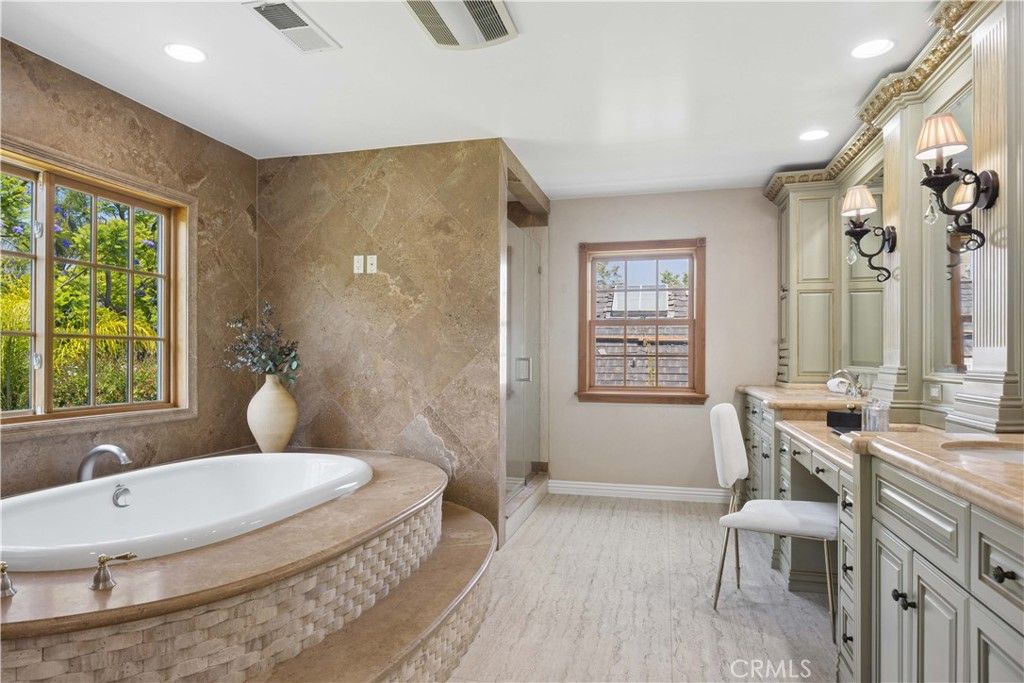 Image 31 of property listing at 341 N June, Los Angeles, CA 90004