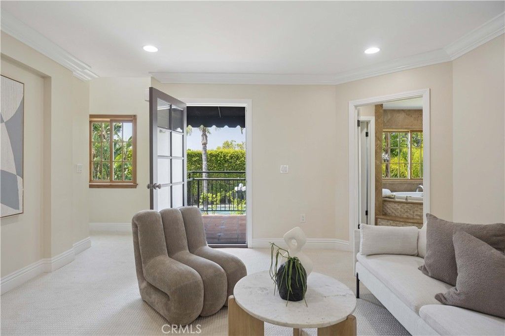 Image 37 of property listing at 341 N June, Los Angeles, CA 90004
