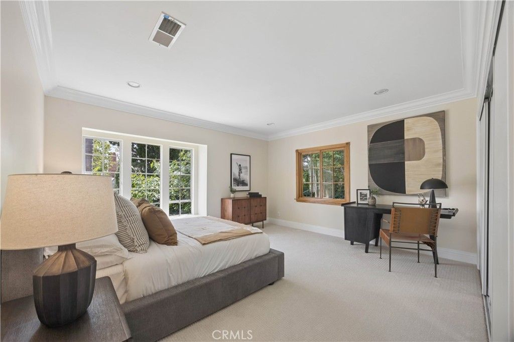 Image 39 of property listing at 341 N June, Los Angeles, CA 90004