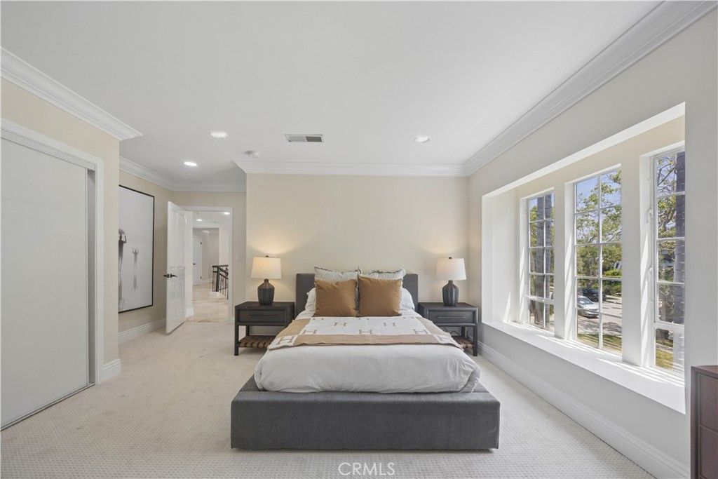 Image 40 of property listing at 341 N June, Los Angeles, CA 90004