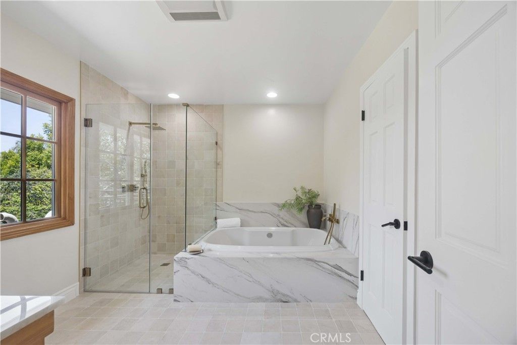 Image 47 of property listing at 341 N June, Los Angeles, CA 90004