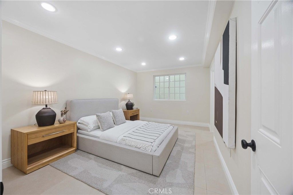 Image 48 of property listing at 341 N June, Los Angeles, CA 90004