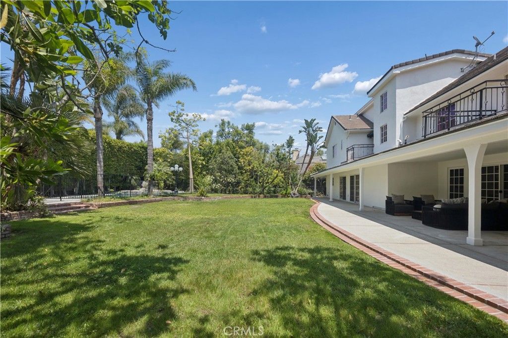 Image 51 of property listing at 341 N June, Los Angeles, CA 90004
