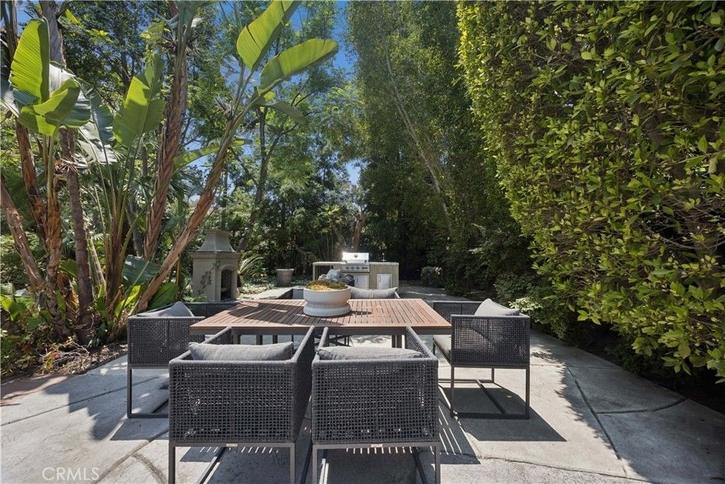 Image 53 of property listing at 341 N June, Los Angeles, CA 90004