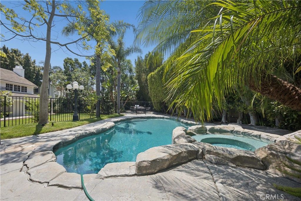 Image 55 of property listing at 341 N June, Los Angeles, CA 90004