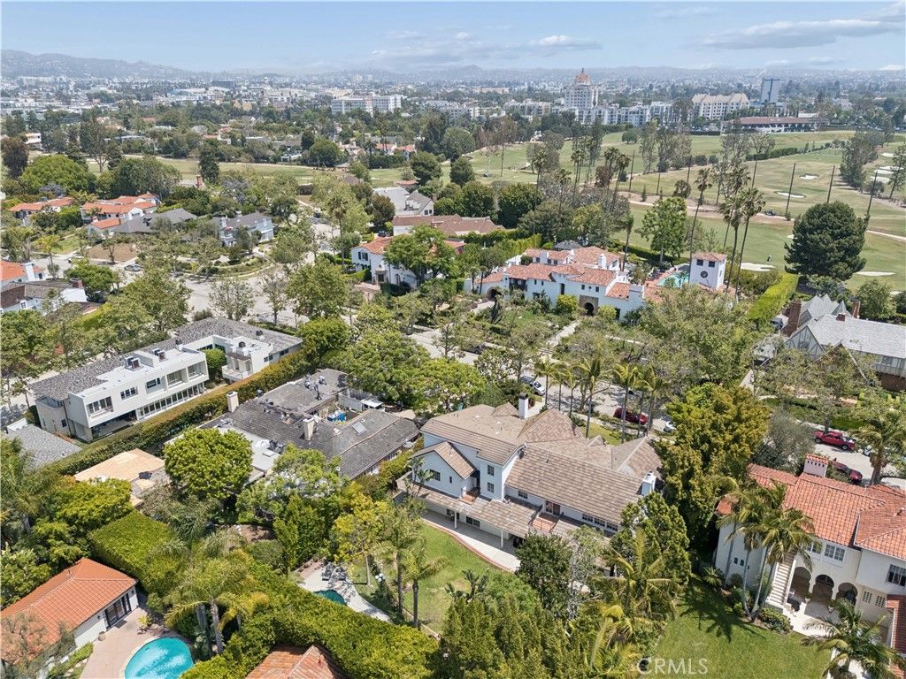 Image 59 of property listing at 341 N June, Los Angeles, CA 90004