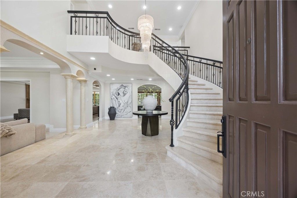 Image 6 of property listing at 341 N June, Los Angeles, CA 90004