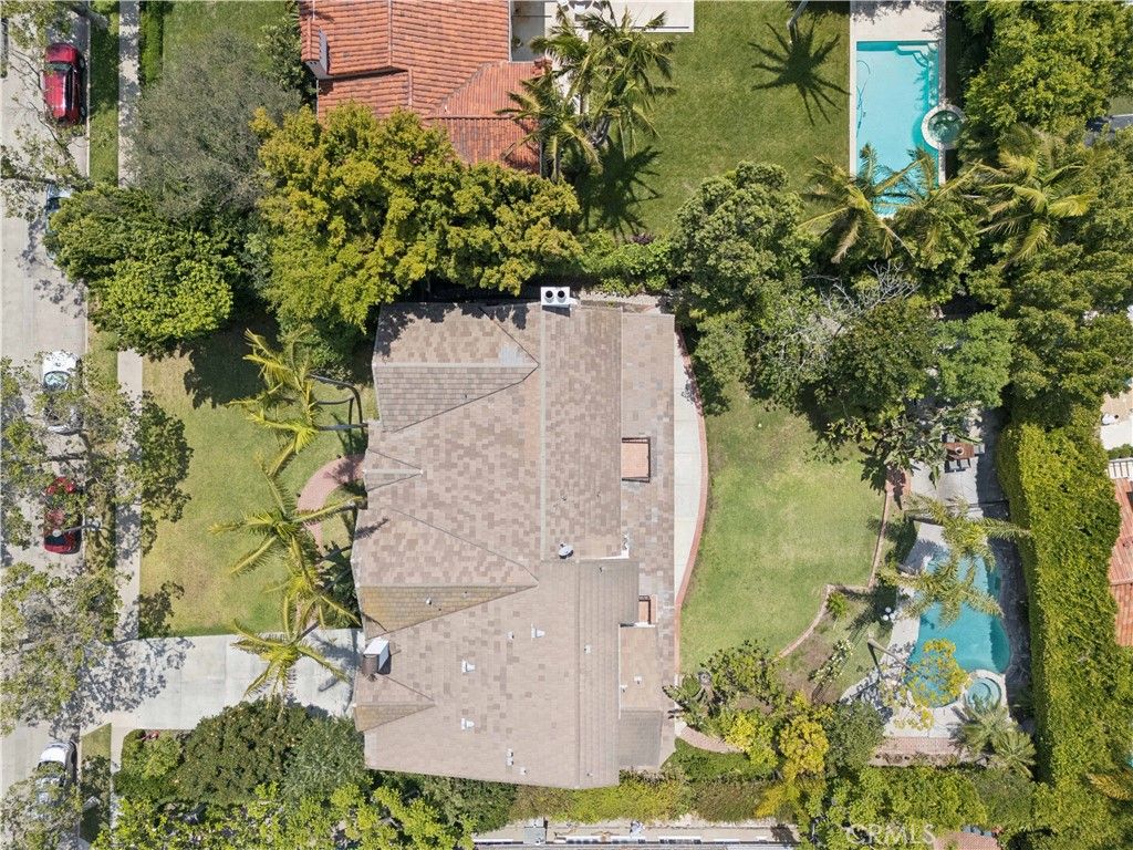 Image 62 of property listing at 341 N June, Los Angeles, CA 90004