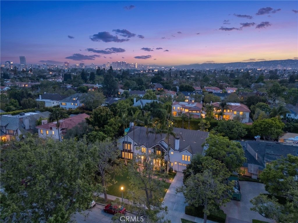 Image 63 of property listing at 341 N June, Los Angeles, CA 90004