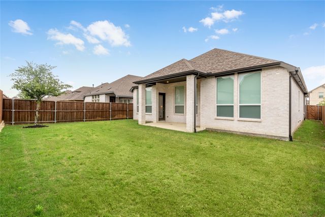937 Rosebay Drive, Justin, TX 76247