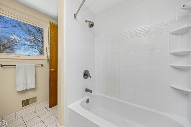14833 Westpoint Drive, Sterling Heights, MI 48313
