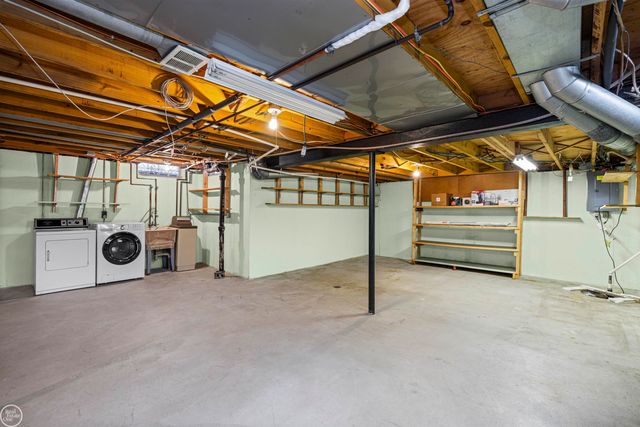 14833 Westpoint Drive, Sterling Heights, MI 48313
