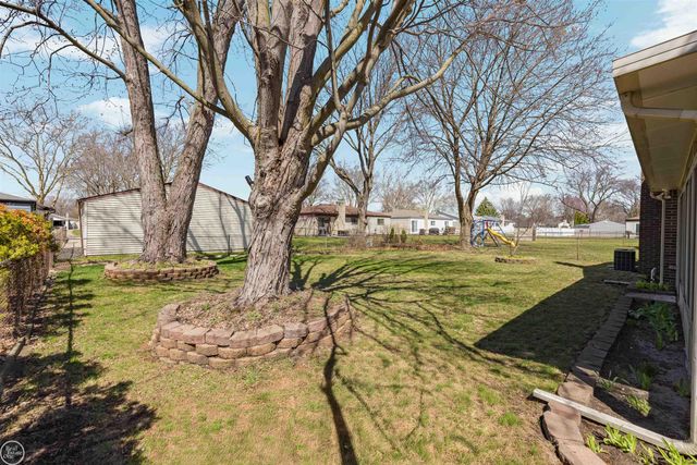 14833 Westpoint Drive, Sterling Heights, MI 48313