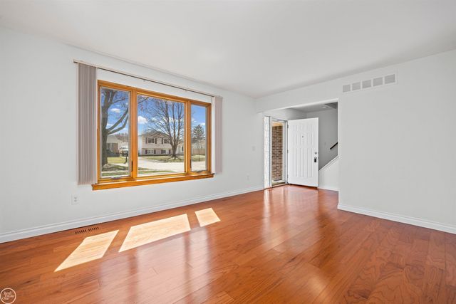 14833 Westpoint Drive, Sterling Heights, MI 48313